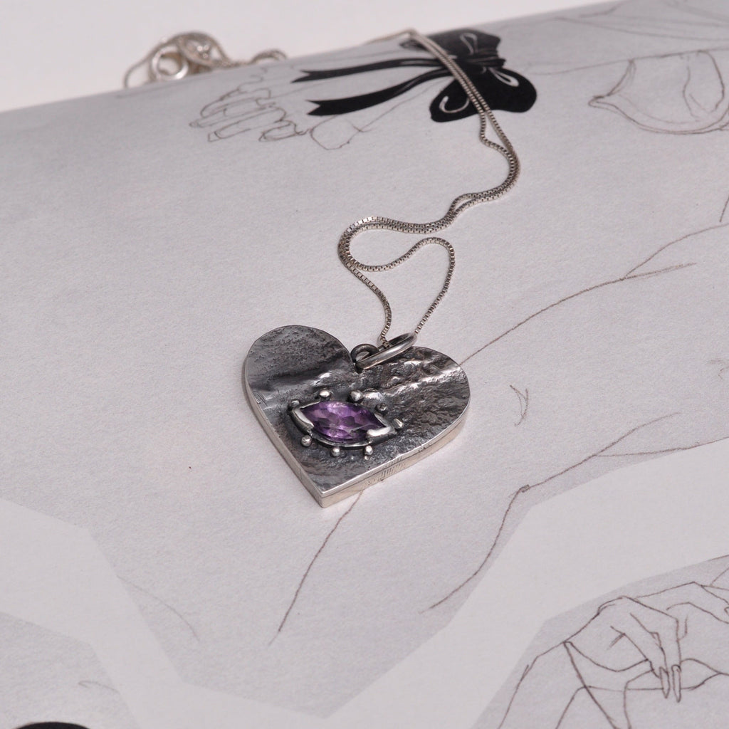 Cadena Corazón relieve y amatista