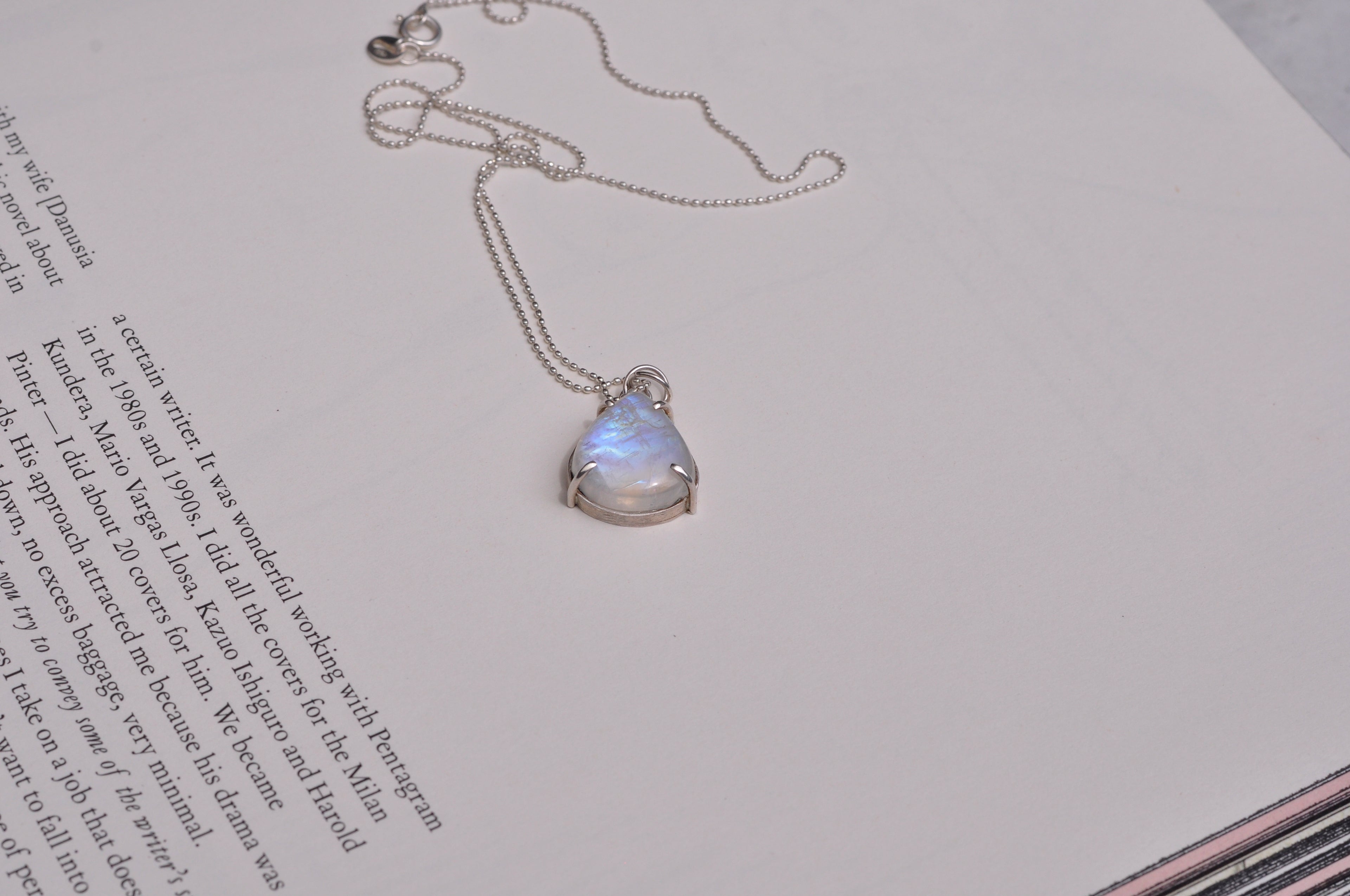 Collar piedra luna adularia