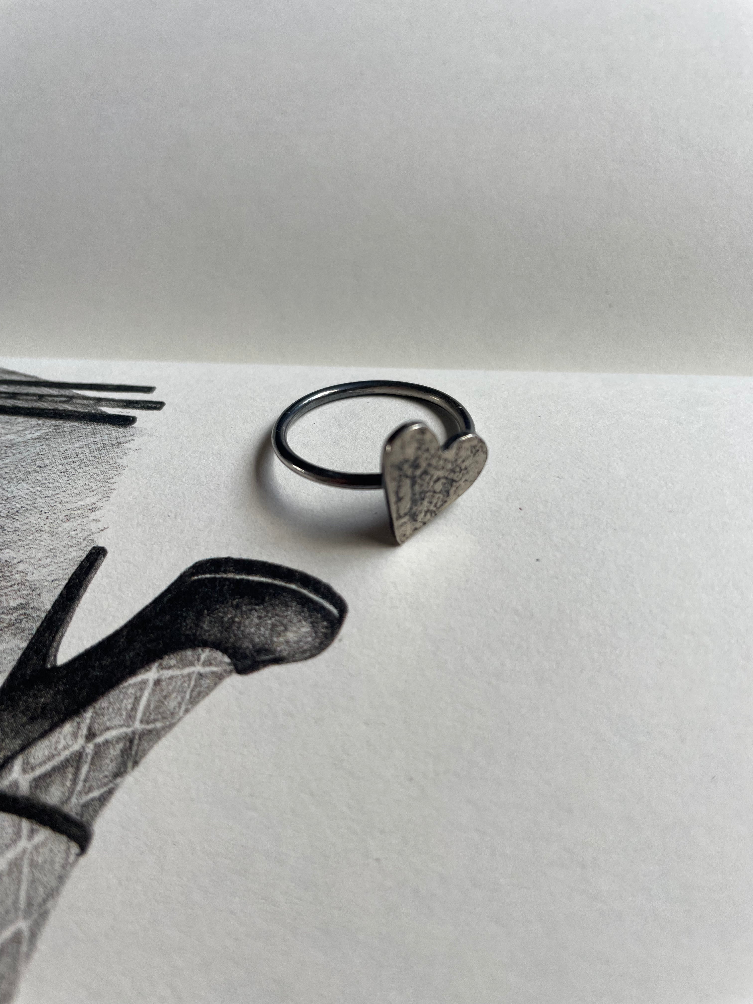 Anillo textura corazón