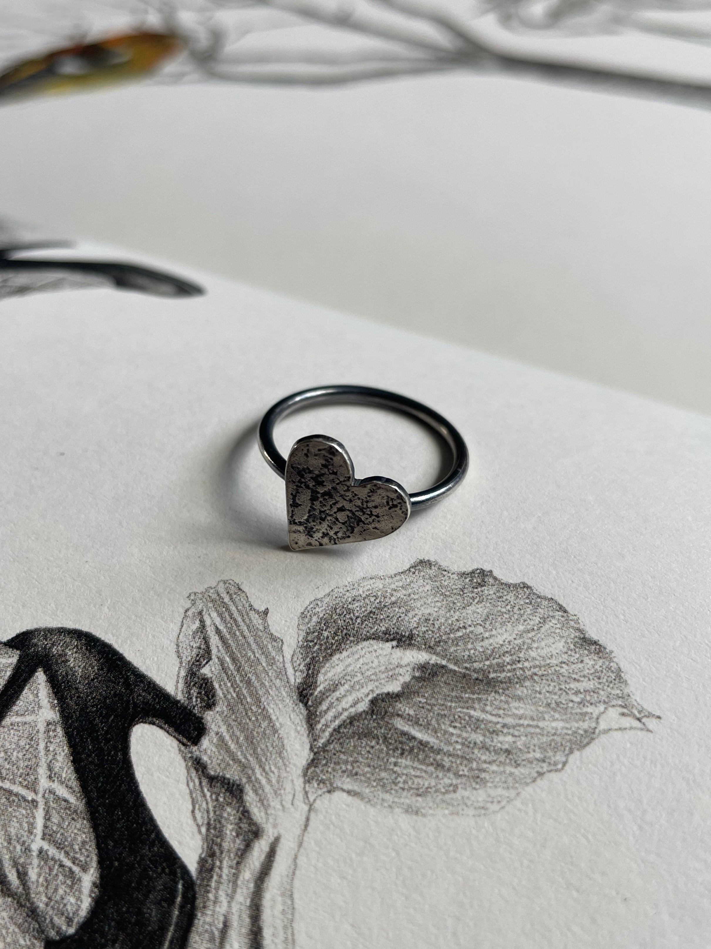 Anillo textura corazón
