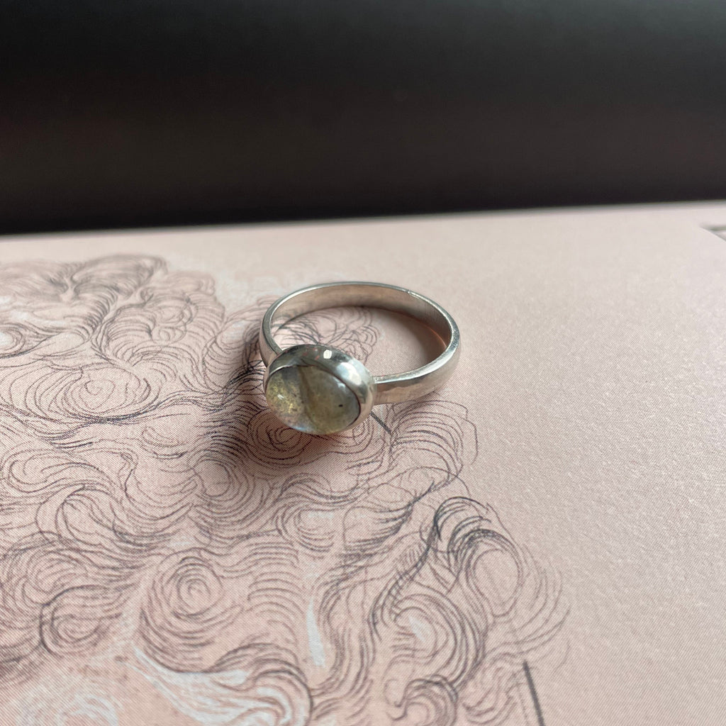 Anillo de Labradorita